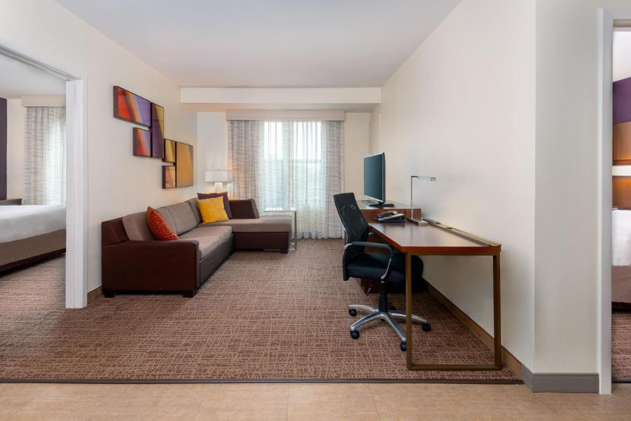 Two-Bedroom Suite,1616899543:JPEG