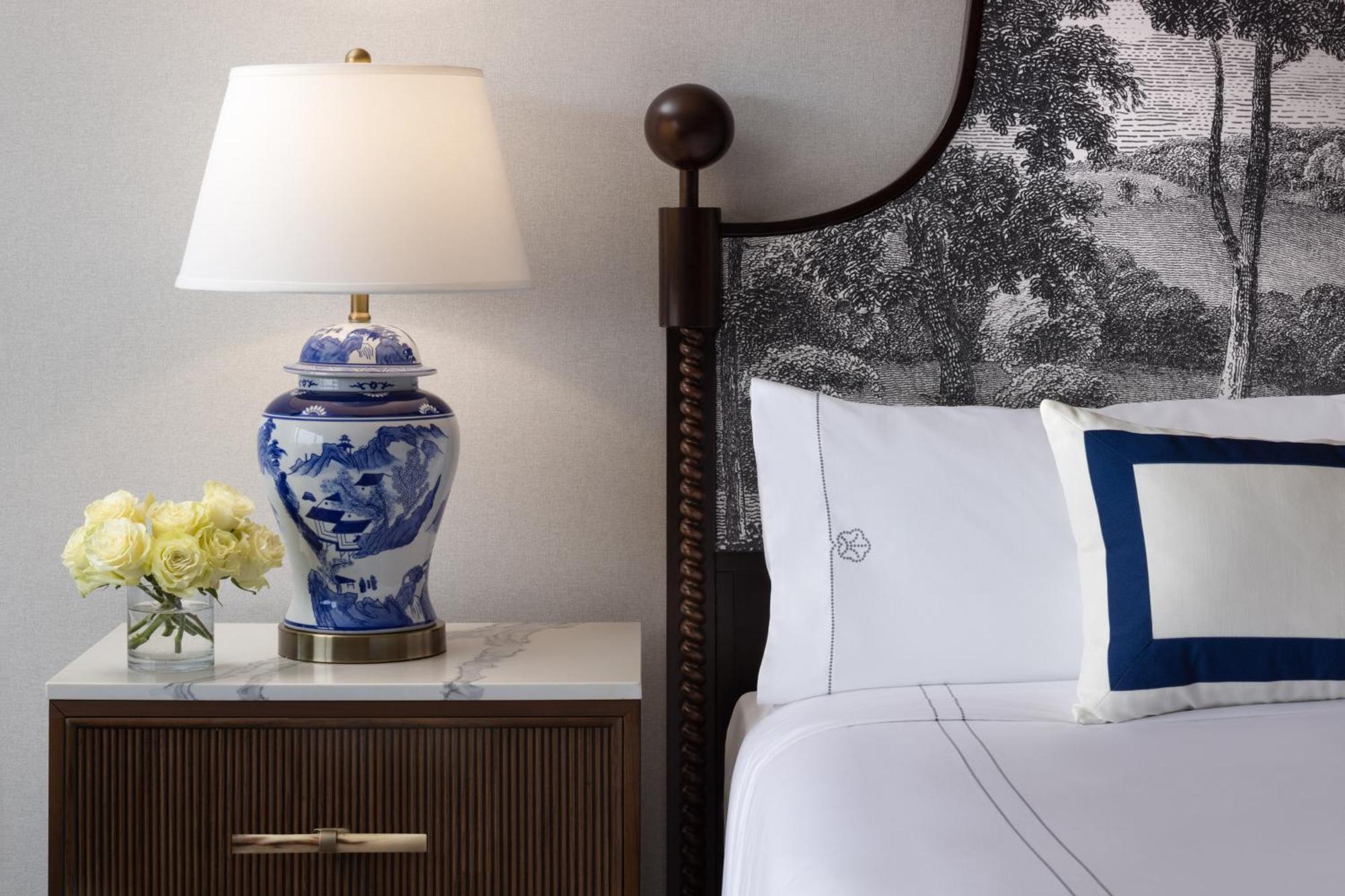 Deluxe Room 1 King Bed