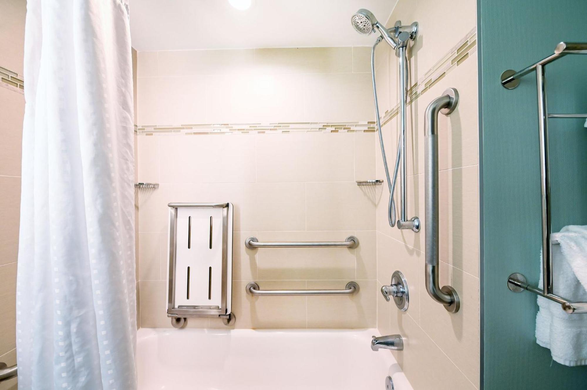 Standard King Room with Accessible Tub - Mobility Access