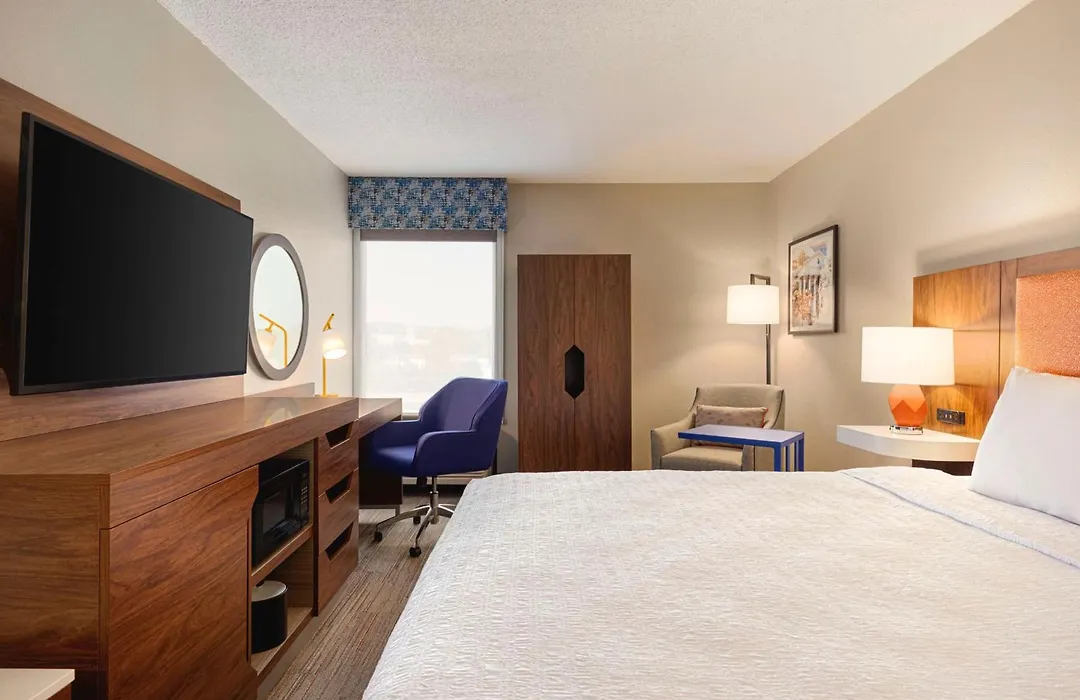 Hampton Inn Charlottesville-1