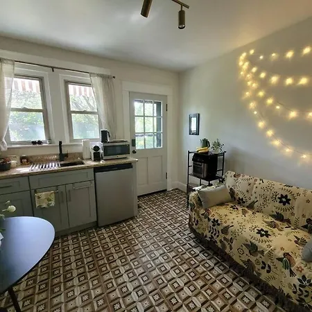 The Nook At Uva-2