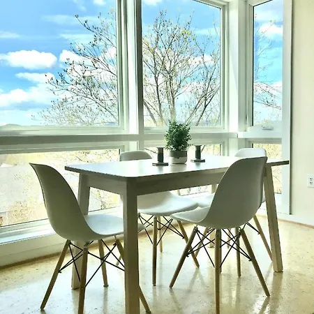 Greensview Apt 2 Bedroom, 2 Bath - Beautiful Views!-2