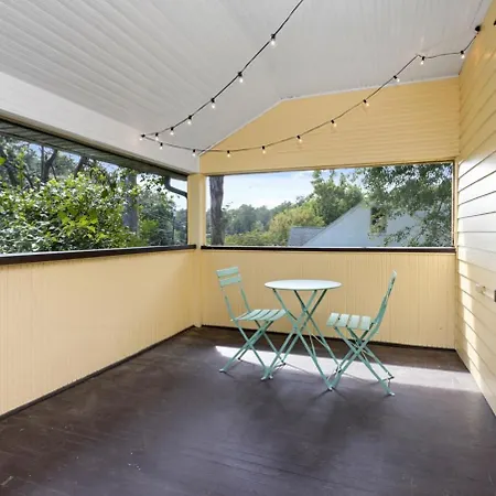 Cheerful 3 Bedroom Home, Walk To Uvastadium-2