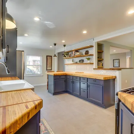 Charming Retreat In Charlottesville W/ Deck!-2