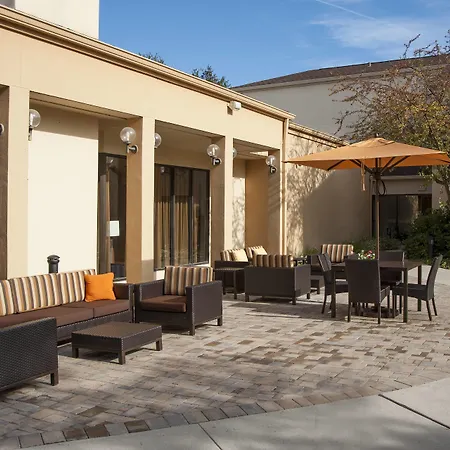 Courtyard By Marriott Charlottesville-3