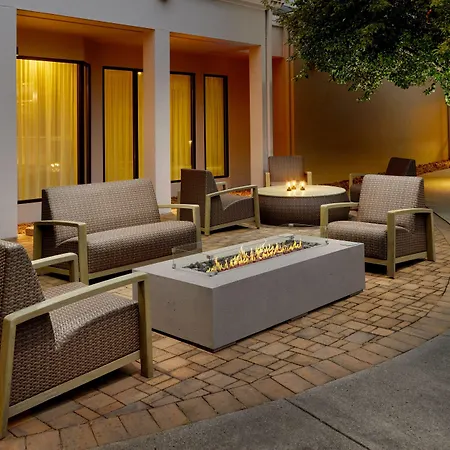 Courtyard By Marriott Charlottesville-2