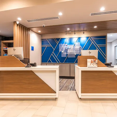 Holiday Inn Express & Suites Charlottesville By Ihg-3