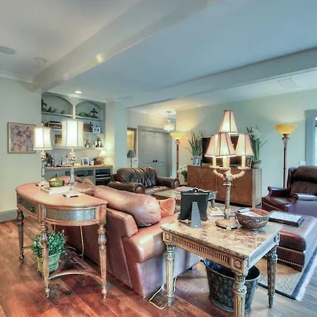 Luxurious Rugby Road Home-3